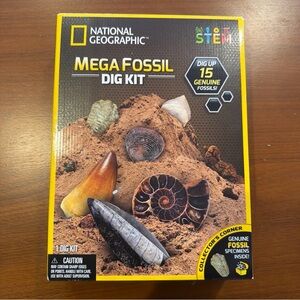 National Geographic Fossil Exploration Kit - new. Sealed inside.